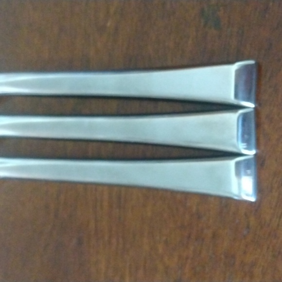 Mikasa 3 ROCKFORD Stainless Glossy Knives, Flatware - Picture 2 of 6